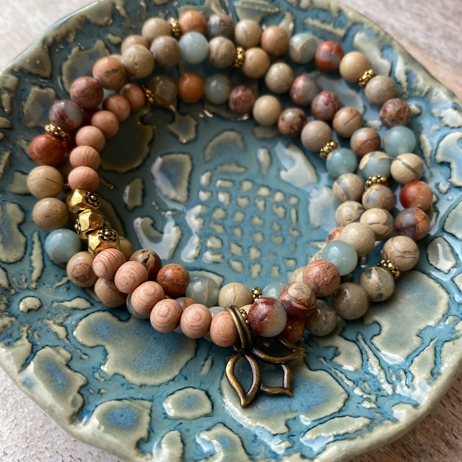 Rosewood Beaded Bracelet with Hamsa Charm – Mandala Tibet